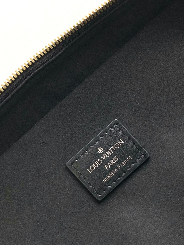 ルイヴィトンバッグ着用イメージ